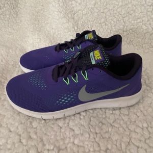 Brand New NIKE Sneakers (W 6.5/Y 5)